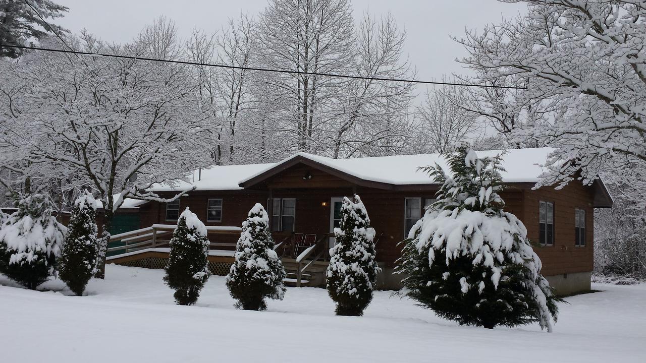 Two Rivers Lodge Bryson City Exterior photo
